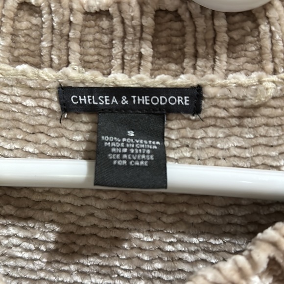 Sweater - Picture 2 of 3